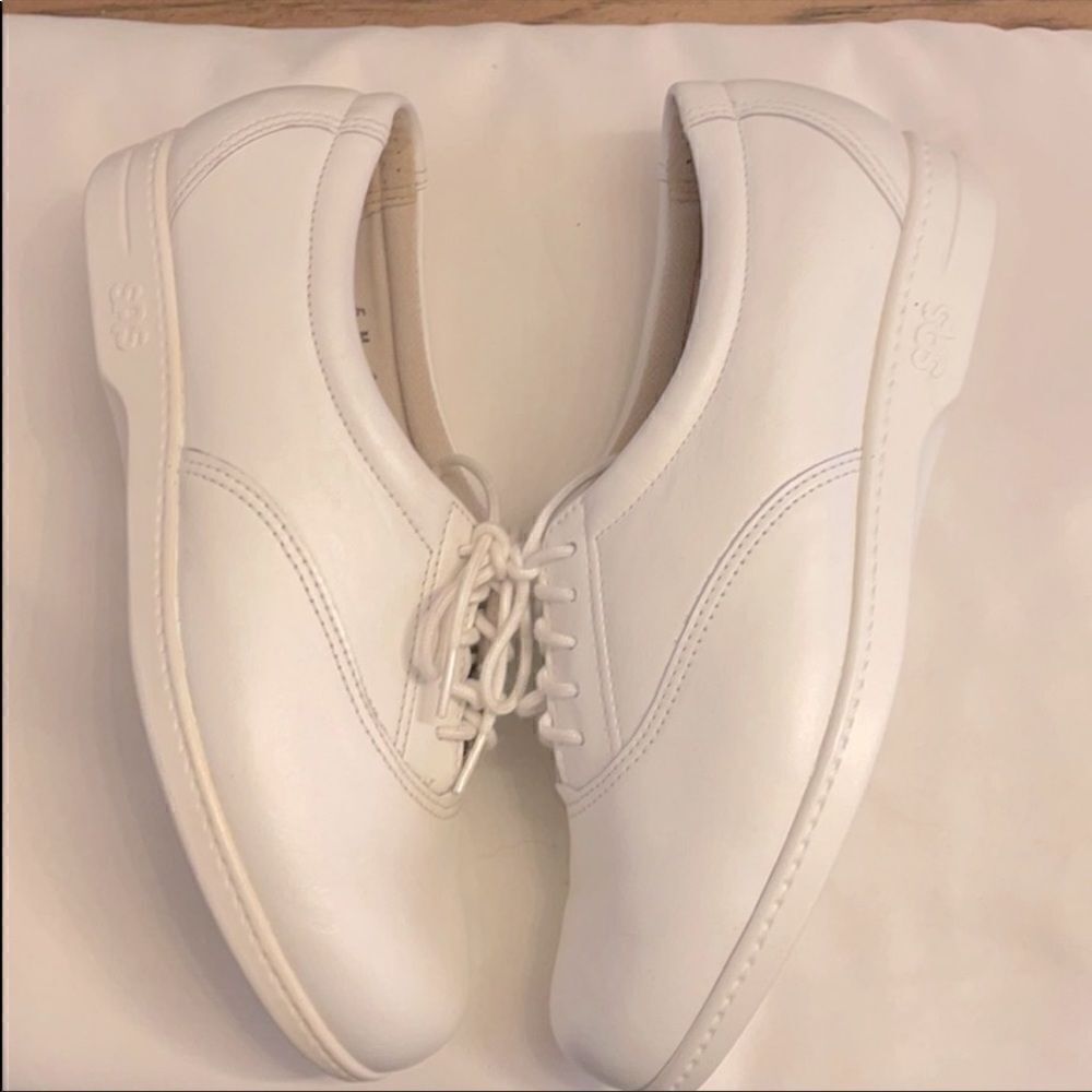 SAS WHITE COMFORT SHOES.  STYLE IS WHISPER… - Picture 4 of 9